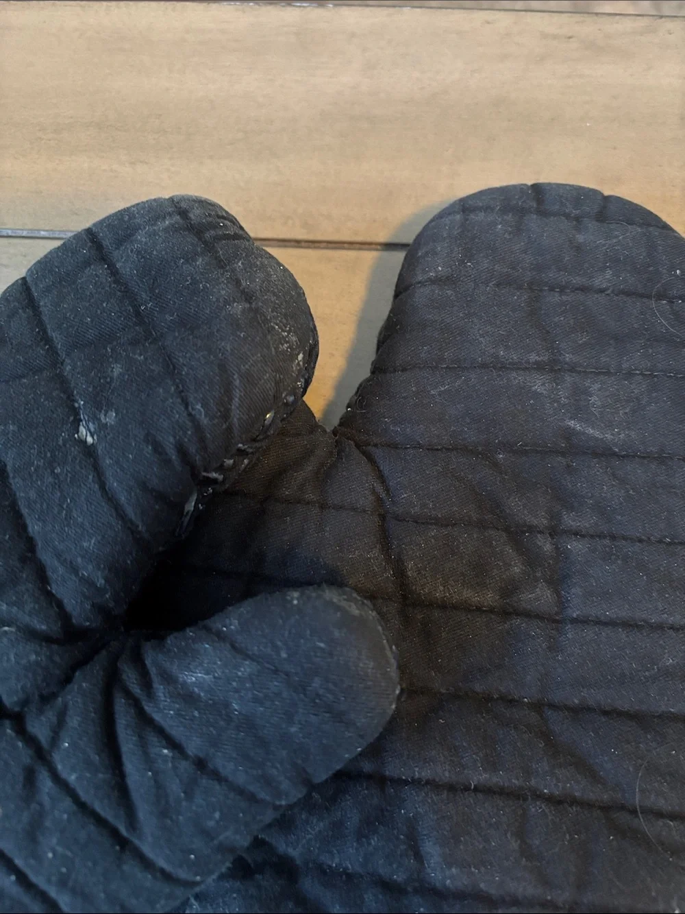 Teflon Black Heat-Resistant Oven Mitts